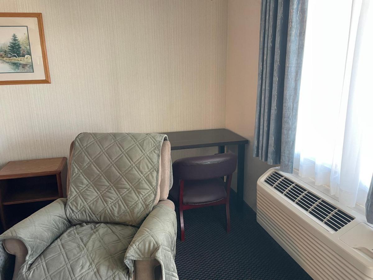 Landmark Inn Osawatomie Buitenkant foto